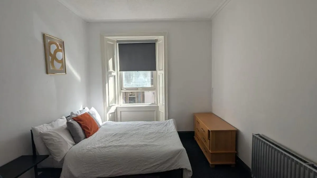 2 Bedroom Flat In Edinburgh City 英国