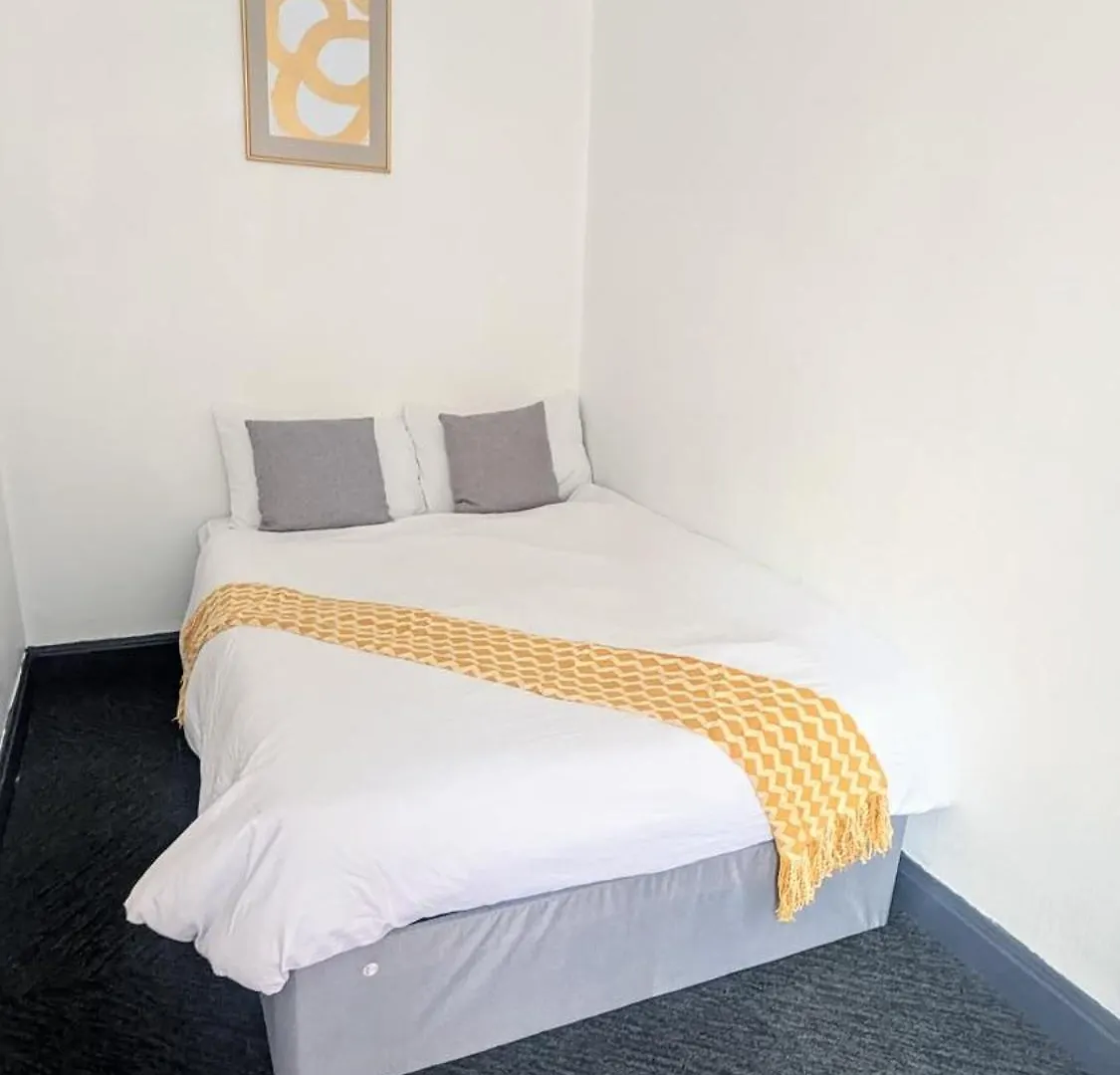 2 Bedroom Flat In Edinburgh City 英国