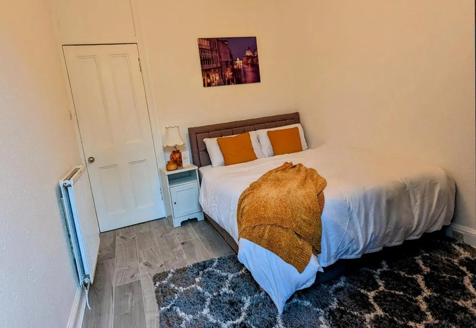 2 Bedroom Flat In Edinburgh City